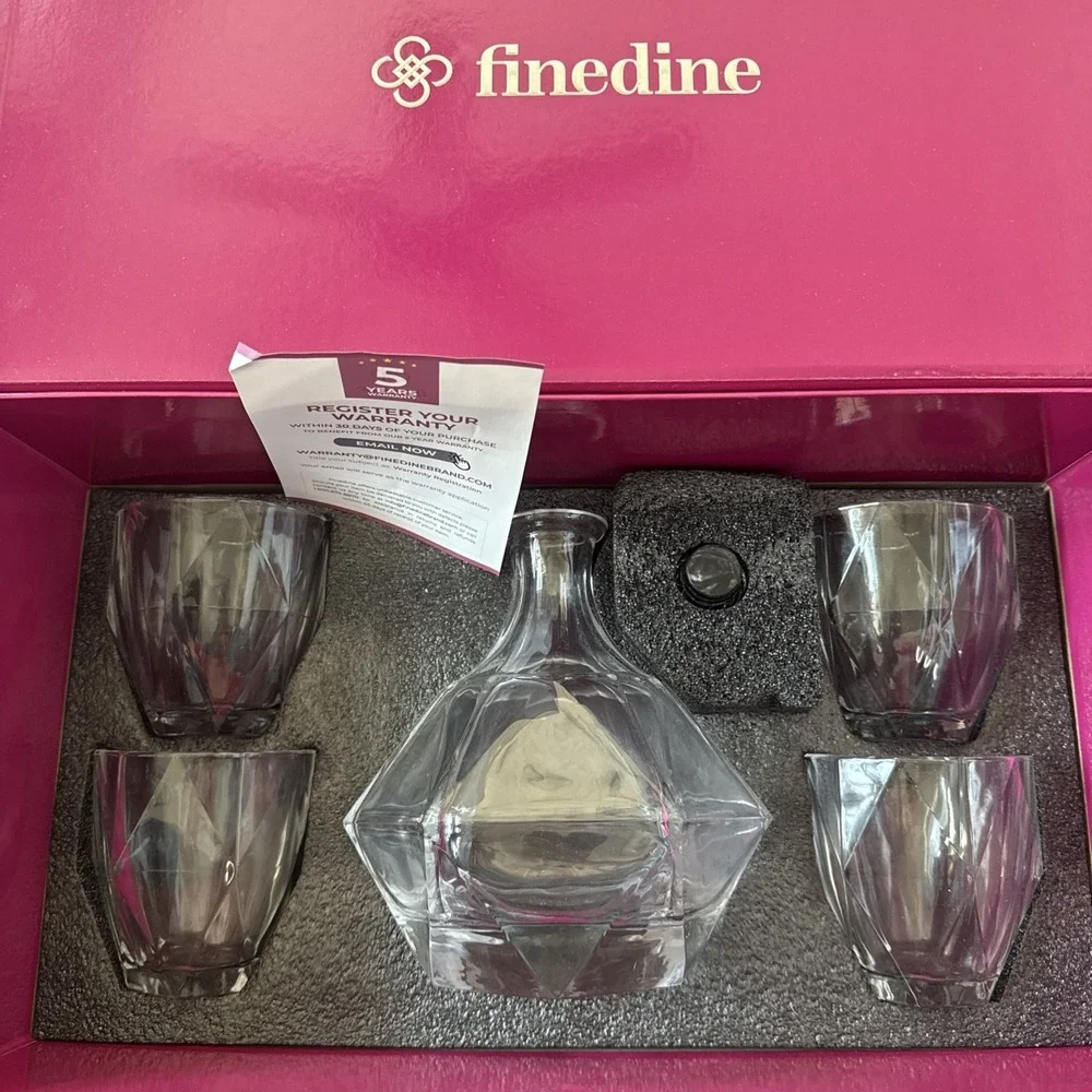 Finedine 6 Pieces Set In Luxury Gift Box Decanter W/ Lid And 4 Whiskey Glasses